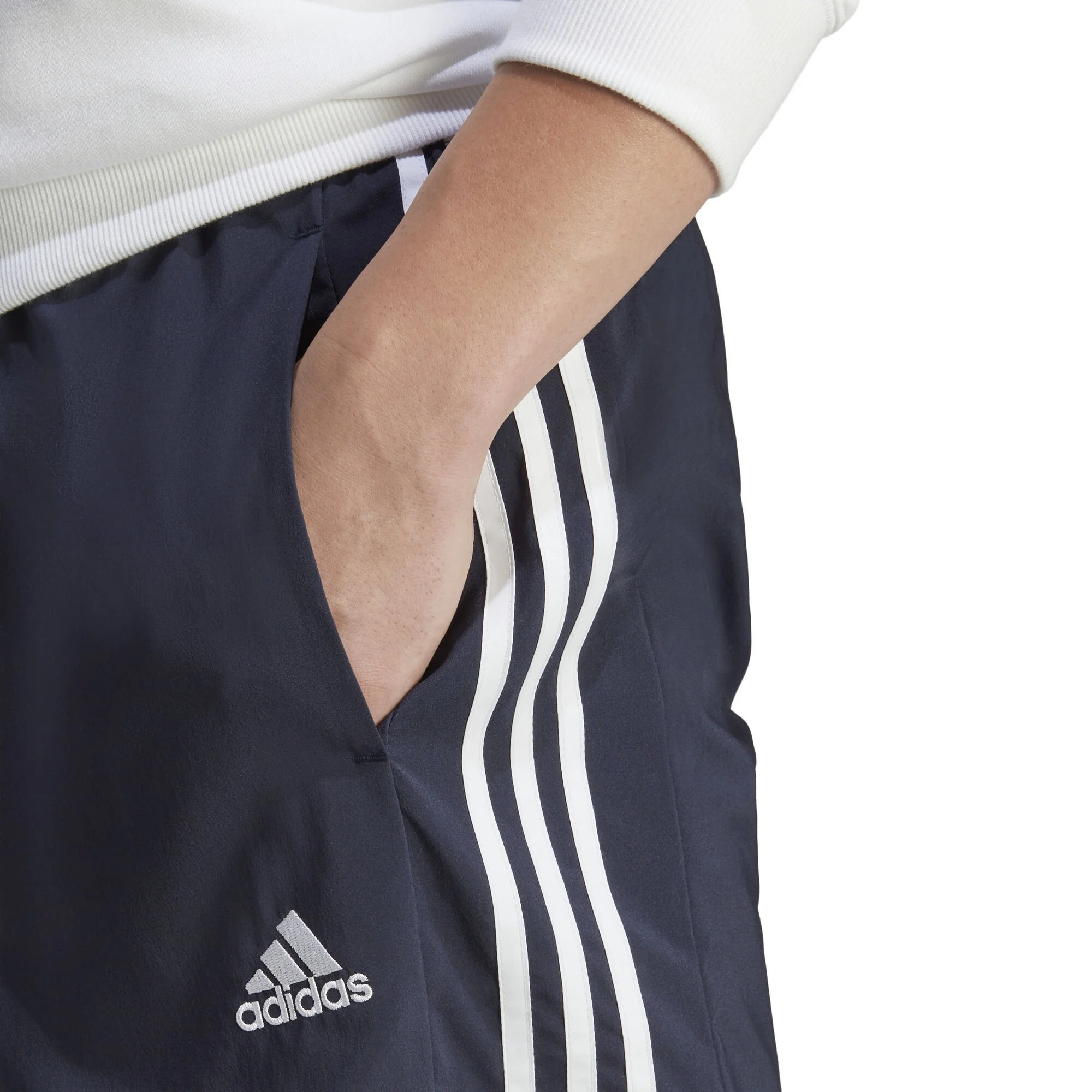 ADIDAS Essentials AEROREADY Chelsea 3-Stripes Pantaloncini Uomini - Blu Scuro, Bianco - immagine 4